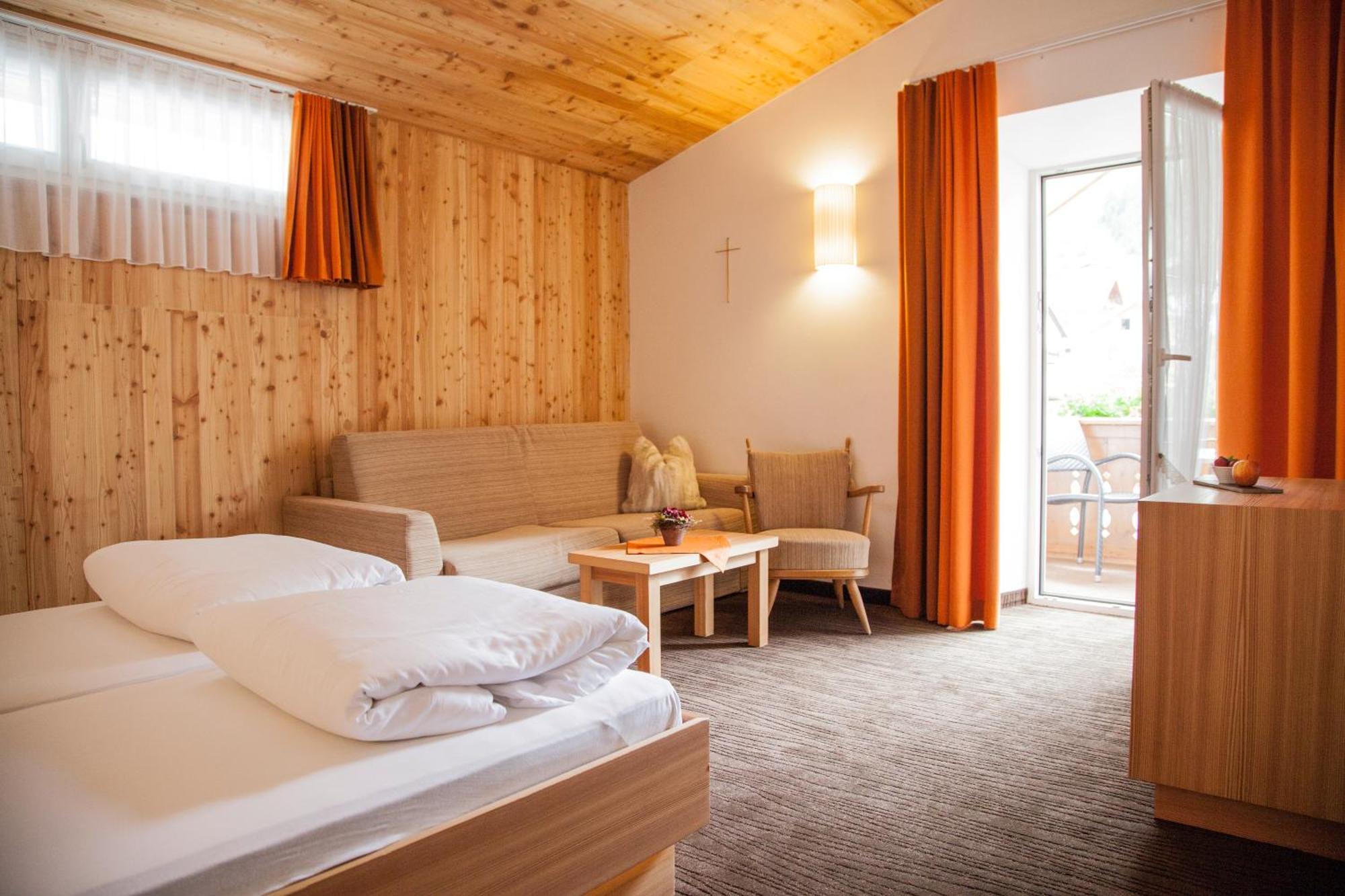 Gasthof Zum Goldenen Loewen Nauders Exterior foto