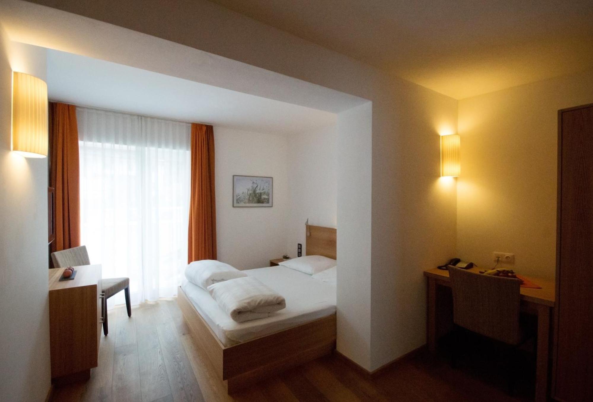 Gasthof Zum Goldenen Loewen Nauders Exterior foto