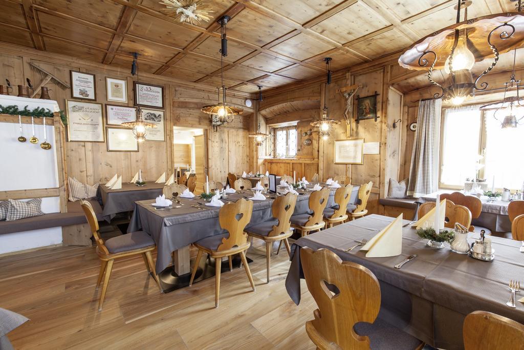 Gasthof Zum Goldenen Loewen Nauders Exterior foto