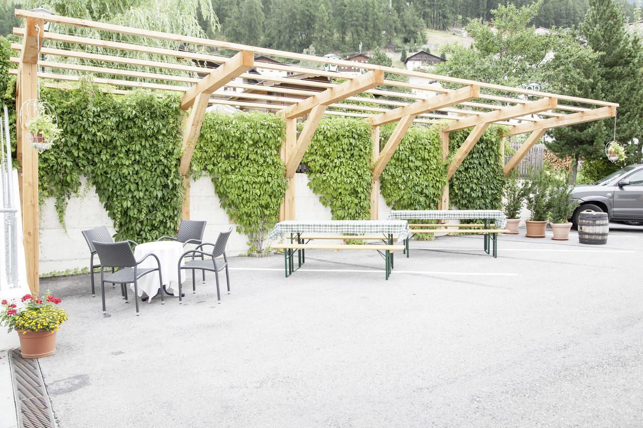 Gasthof Zum Goldenen Loewen Nauders Exterior foto